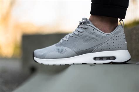 nike tavas herren grau|Air Max Tavas LTR .